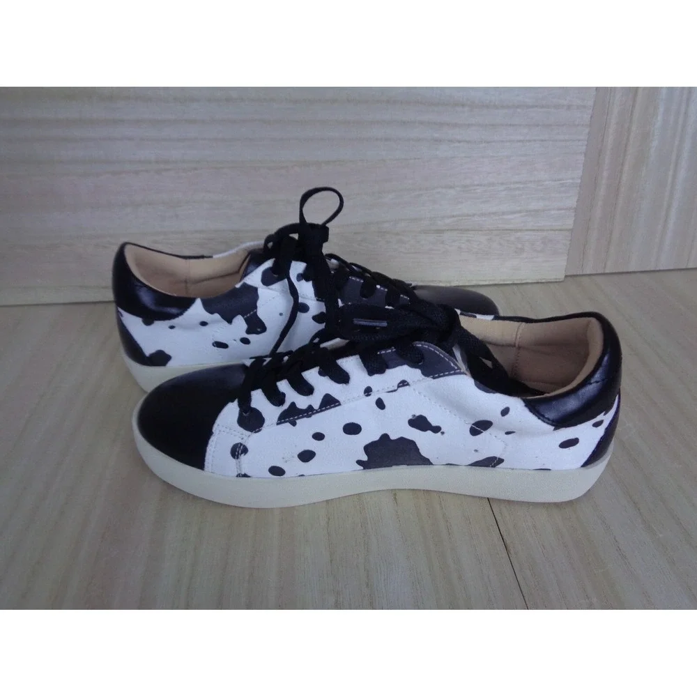 Journee Collection‎ Erica Comfort Womens Sneakers Cowhide Print Womens 6.5 Wide